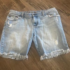 Women’s American Eagle Outfitter’s Distressed Jean Bermuda Shorts Sz 10